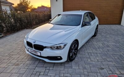 BMW 318i F30